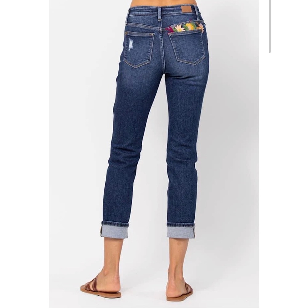 JUDY BLUE Size 5 Boyfriend Jeans w/Flowers